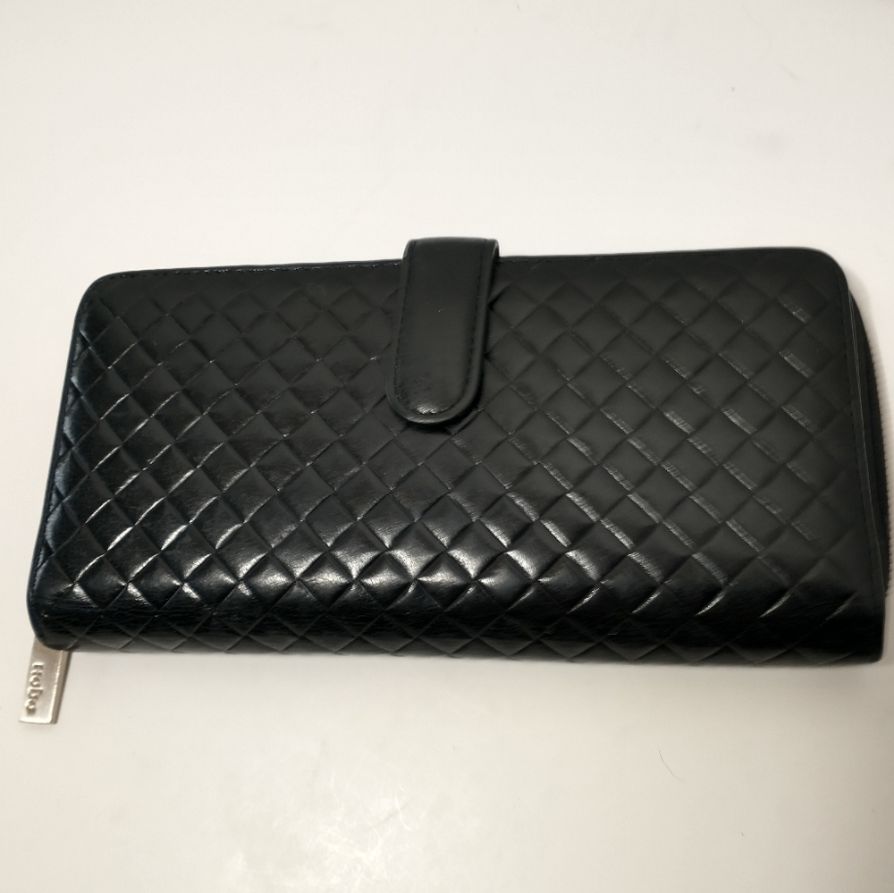 HOBO Black Quilted Leather Zip-Around Wallet